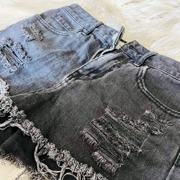 black distressed jean shorts from Pacsun! 🖤 - Picture 2 of 3
